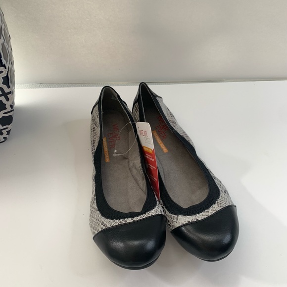 Wear Ever women’s Flats shoes sneak/black  color size 6,6.5,8,8.5 - Picture 6 of 9